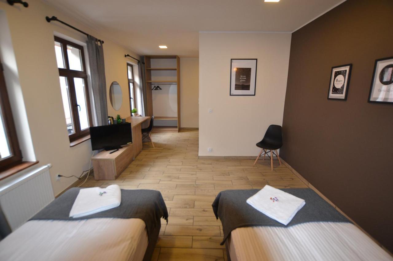Sleepwell Apartments Legnica Bagian luar foto