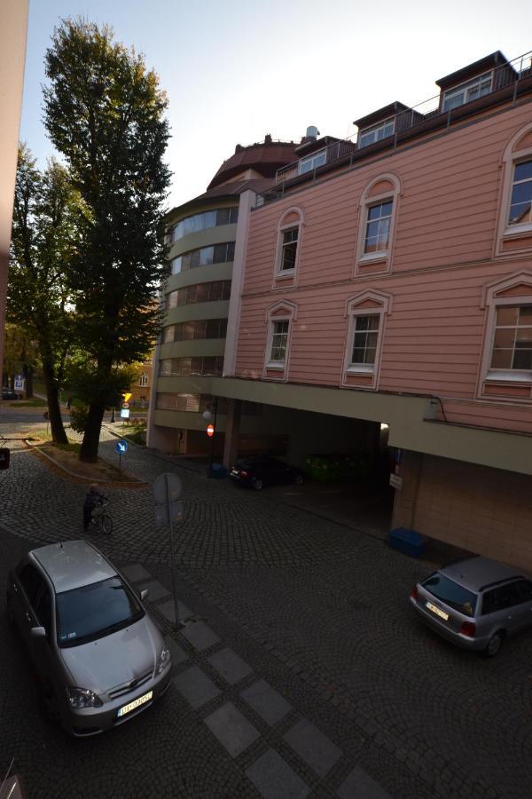 Sleepwell Apartments Legnica Bagian luar foto