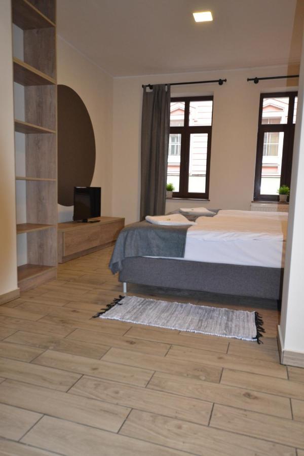 Sleepwell Apartments Legnica Bagian luar foto