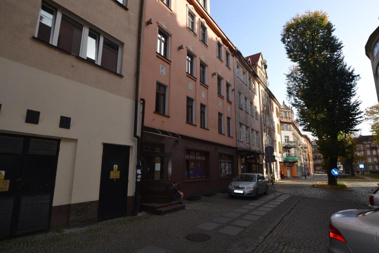 Sleepwell Apartments Legnica Bagian luar foto